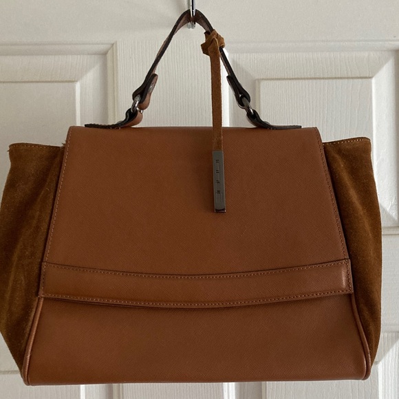 Innue Handbags - Elegant Brown Leather Satchel